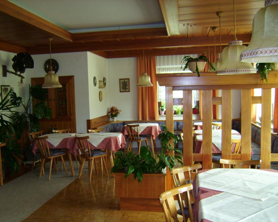 Hotel Haus Alpenfriede Weissensee Exterior foto